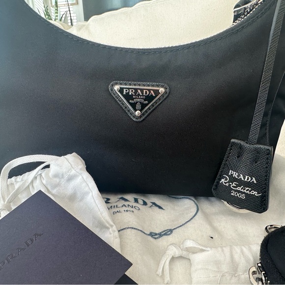 Prada Nylon Re-Edition 2025 Shoulder Bag Black - Like New! - Picture 3 of 12